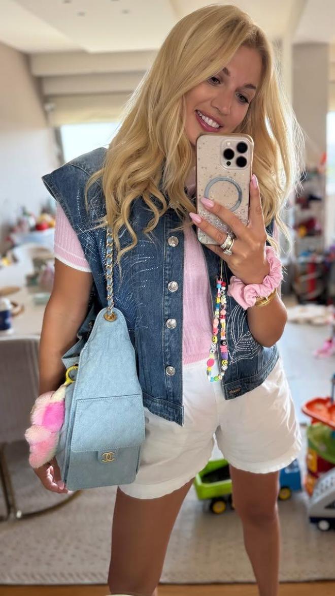 Το girly look της Κωνσταντίνας Σπυροπούλου