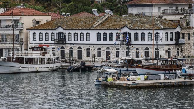 Θάσος: Στο νοκοκομείο 13χρονος - Τραυματίστηκε σε φουσκωτό θαλάσσιο πάρκο