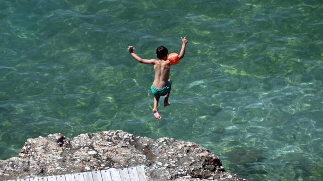 Θάσος: Στο νοκοκομείο 13χρονος - Τραυματίστηκε σε φουσκωτό θαλάσσιο πάρκο