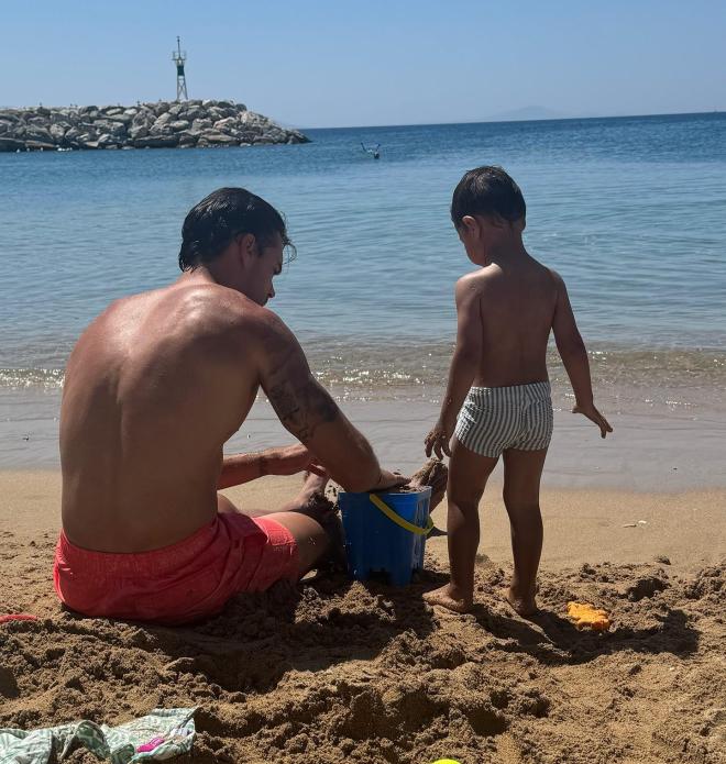 Celebrities love Summer: Ποιους προορισμούς επέλεξαν τα ερωτευμένα ζευγάρια