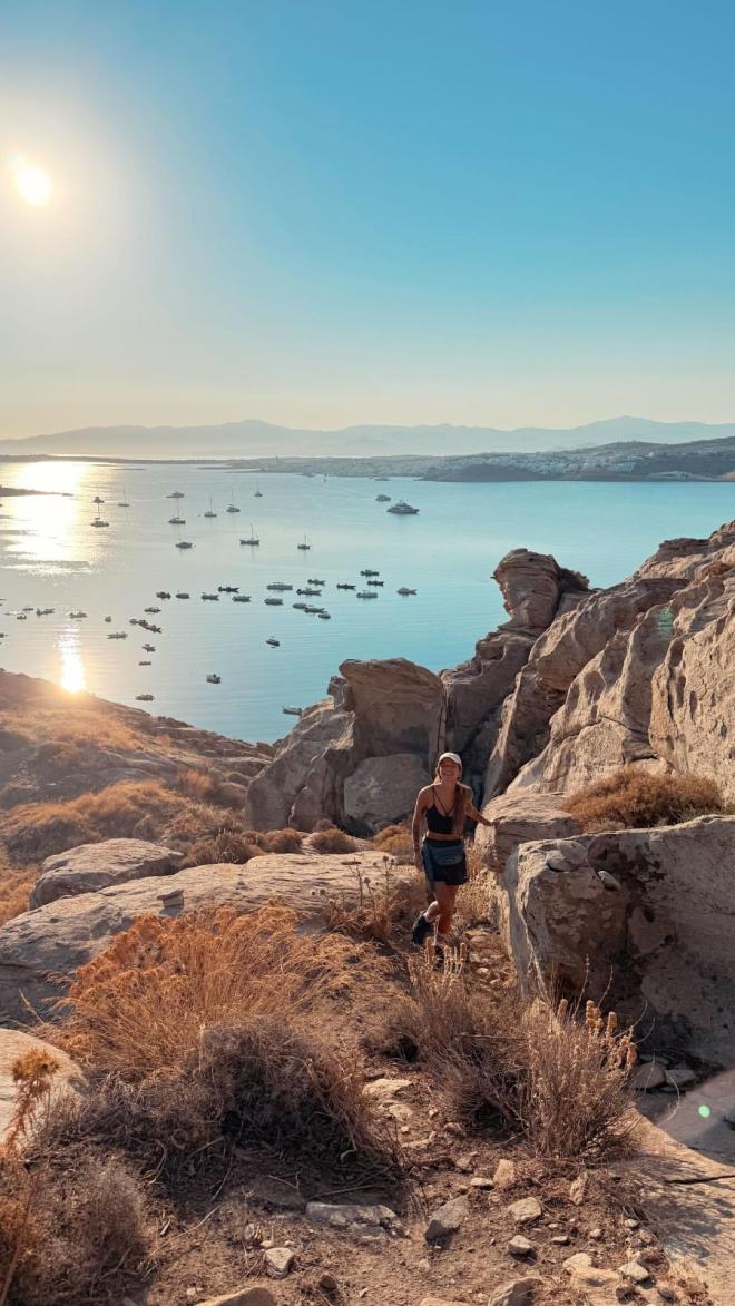 Το ζευγάρι απόλαυσε τη θέα της Πάρου από ψηλά