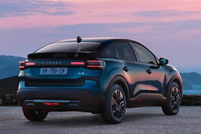 Citroën C4 Collection: Γιατί βάζει τα... γυαλιά στους ανταγωνιστές  