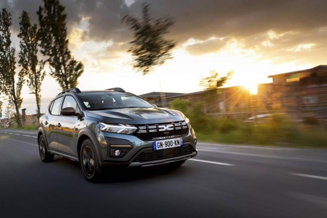 Renault και Dacia; Πόσοι Έλληνες τα προτίμησαν τον Ιούλιο   