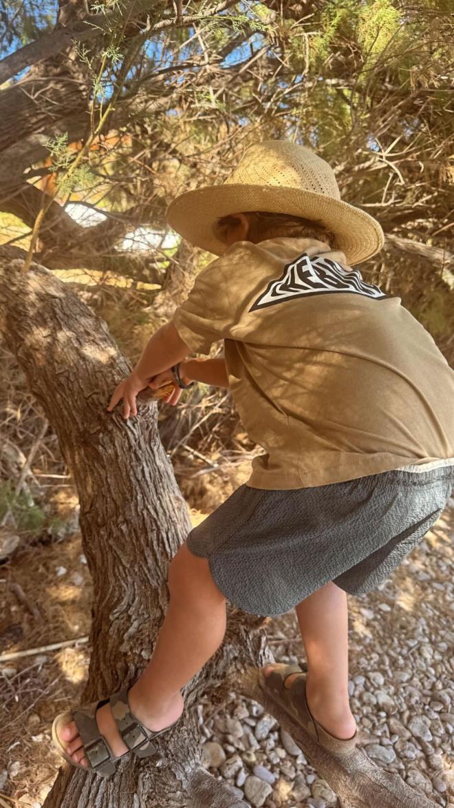 Ο Κικίλιας junior μεγάλωσε και σκαρφαλώνει σε δέντρα