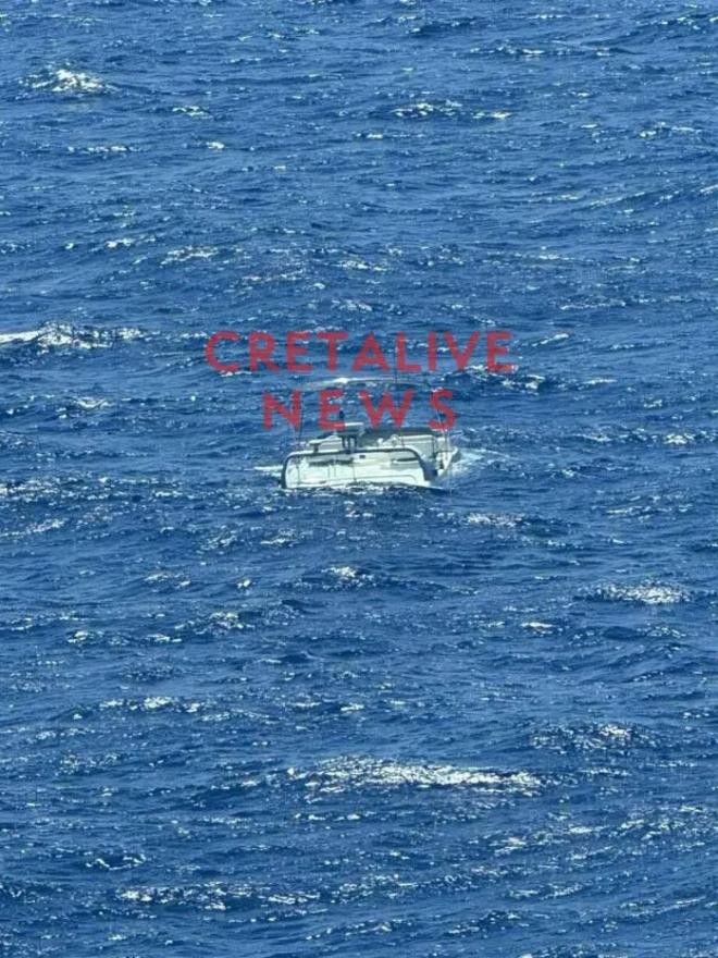 To σκάφος του Απόστολου Λύτρα προσάραξε σε ξέρα και βυθίστηκε στη Σαντορίνη - cretalive.gr