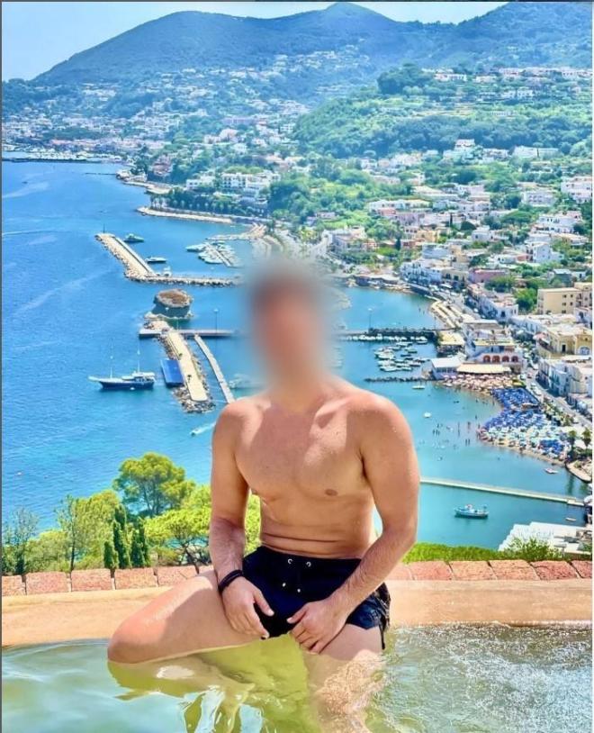 Ο πρώην αστυνομικός παραιτήθηκε για να κάνει καριέρα ως influencer