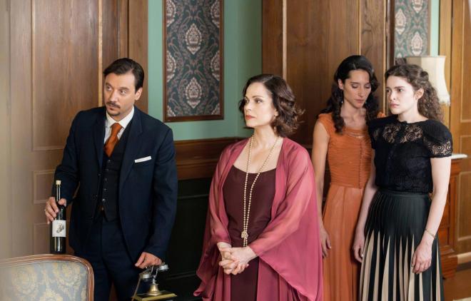 Grand Hotel: Συνεχίζεται το μυστήριο για Κυβέλη, Ρήγα & Αλίκη - Νέοι ρόλοι