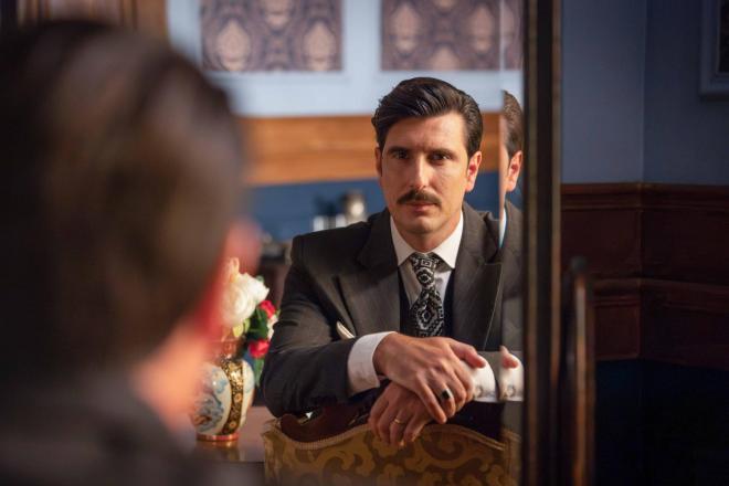 Grand Hotel: Ο «Ρήγας» συνεχίζει τη... δράση του στον Β' Κύκλο της σειράς