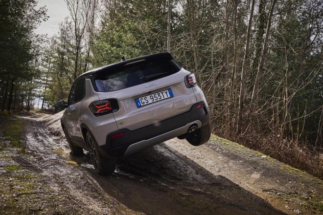 Jeep Avenger: Τώρα είναι διαθέσιμο με 22.990 ευρώ