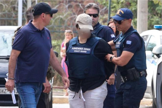 Η 32χρονη μητέρα οδηγείται στον ανακριτή για την απολογία της/ Εurokinissi  Γ.Παναγόπουλος