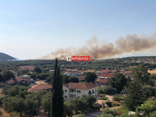 H φωτιά που έχει ξεσπάσει στην Κεφαλονιά - ikefalonia.gr