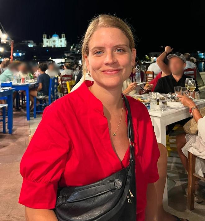 Προς το παρόν, η Δανάη Μιχαλάκη απολαμβάνει τις διακοπές της με τον Γιώργο Παπαγεωργίου και την κορούλα τους 