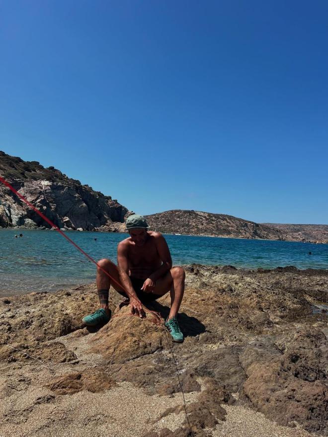 Παπουτσάκη: Κορμάρα, Μαυρισμένη Και Με Τέλειο Λευκό Μπικίνι!