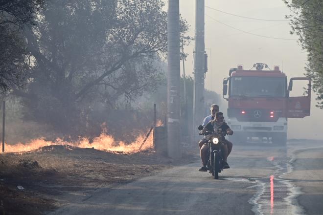 Φωτιά στην Κερατέα/ Eurokinissi ΚΑΡΑΓΙΑΝΝΗΣ ΜΙΧΑΛΗΣ