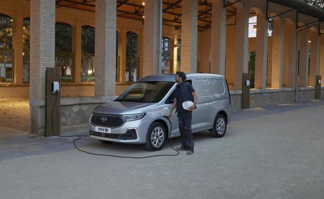 Ford Transit: Η εξέλιξη και η ιστορία ενός θρυλικού μοντέλου  