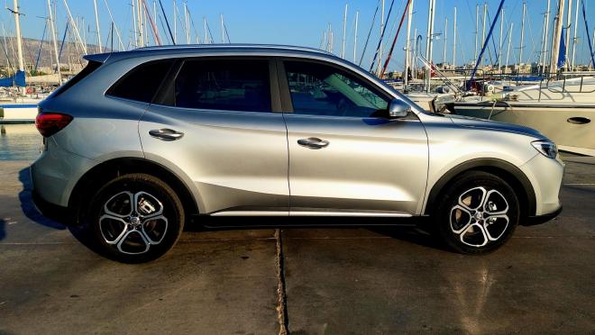 Test Drive: Δοκιμάζουμε το MG ZS MAX Hybrid+ 