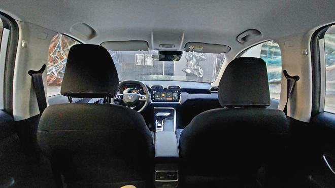 Test Drive: Δοκιμάζουμε το MG ZS MAX Hybrid+ 