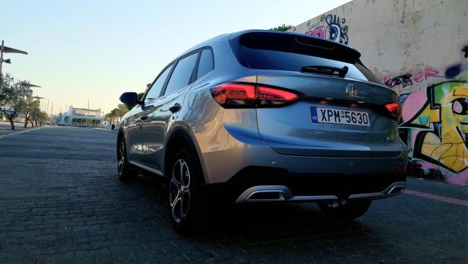 Test Drive: Δοκιμάζουμε το MG ZS MAX Hybrid+ 
