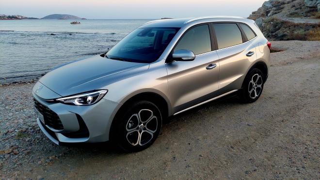 Test Drive: Δοκιμάζουμε το MG ZS MAX Hybrid+ 