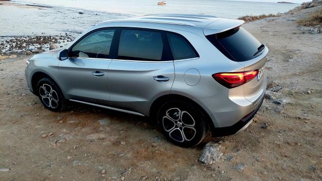Test Drive: Δοκιμάζουμε το MG ZS MAX Hybrid+ 