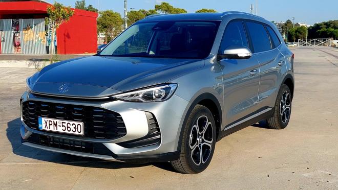 Test Drive: Δοκιμάζουμε το MG ZS MAX Hybrid+ 
