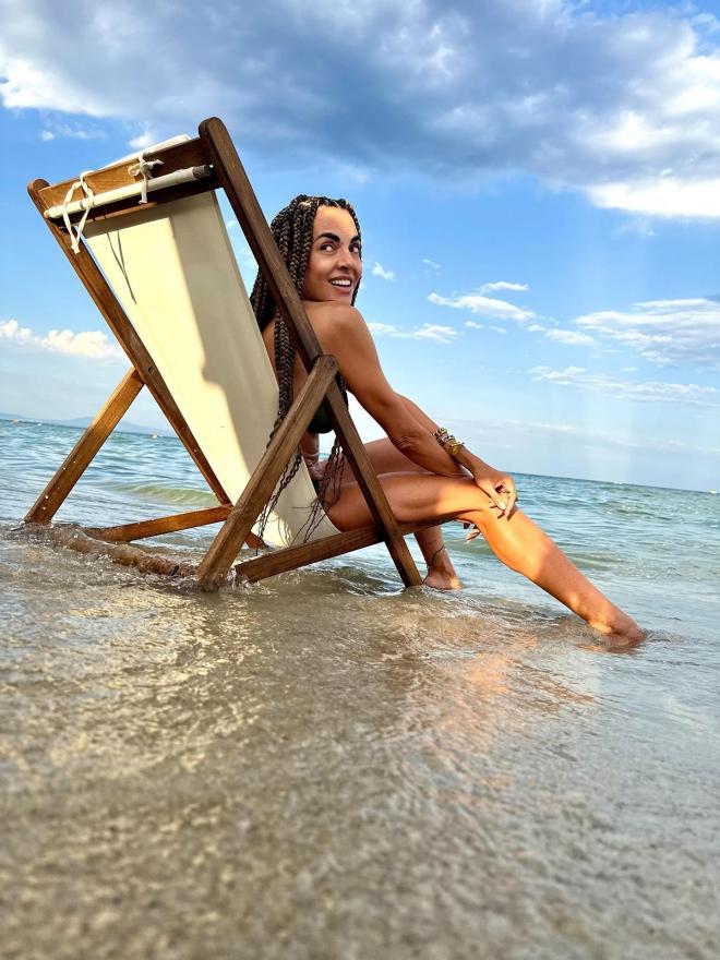Η Μαρία Σολωμού είναι εναντίον των ναρκωτικών και... υπέρ των διακοπών!