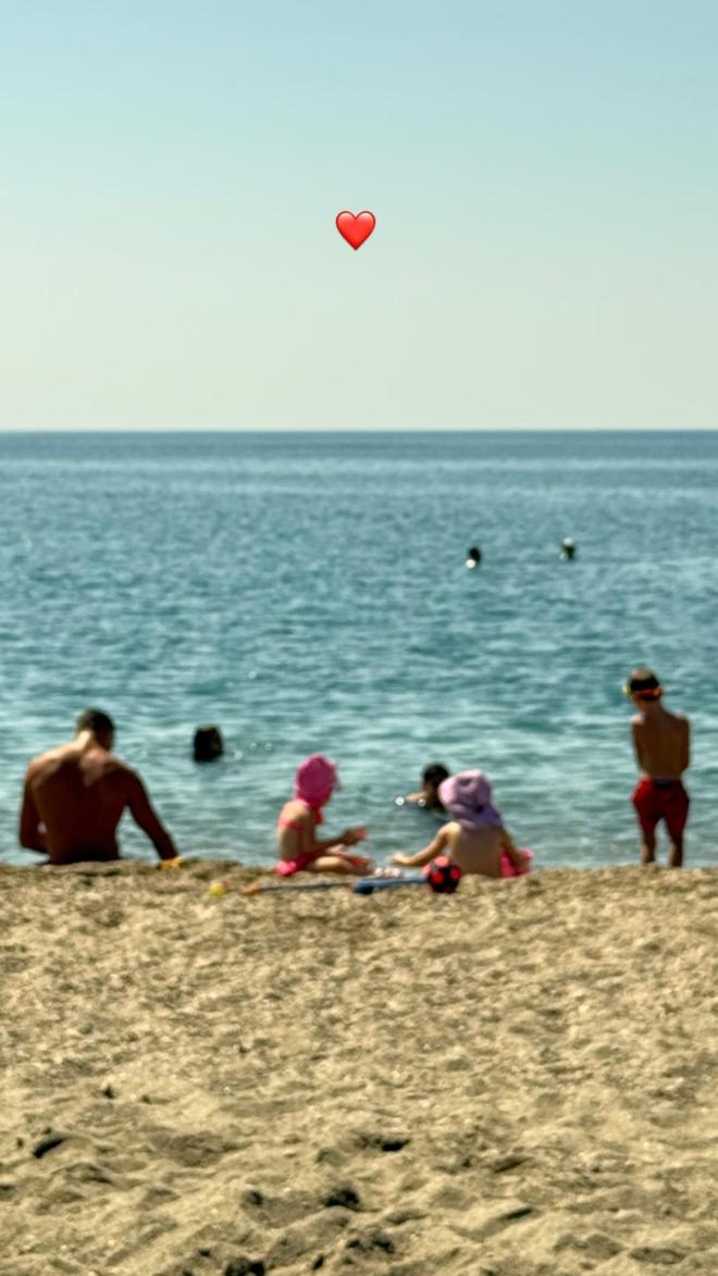 Αθηνά Οικονομάκου: Με τον Μπρούνο Τσερέλα και τα παιδιά της στο Γύθειο!