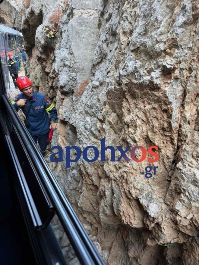 Οδοντωτός: Καρέ καρέ η επιχείρηση απεγκλωβισμού 38 επιβατών