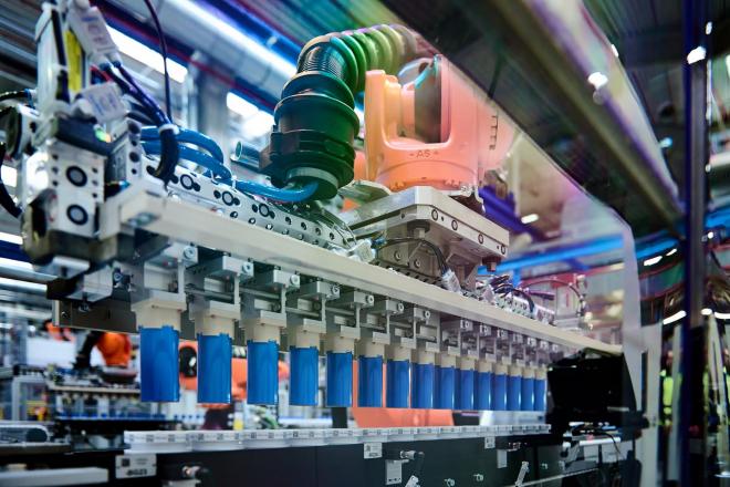 BMW: Η τεχνητή νοημοσύνη στην υπηρεσία της παραγωγής μπαταριών 