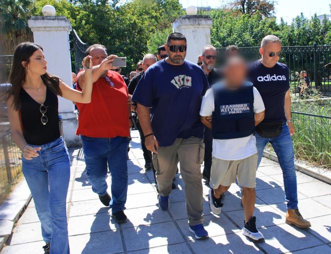 Ο 40χρονος σκότωσε τη σύζυγό του μπροστά στα μάτια των παιδιών τους - Intimenews