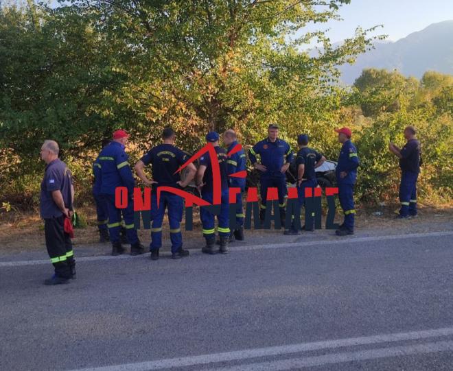 Στο αυτοκίνητο επέβαιναν οι δύο ανήλικες κόρες της, ηλικίας 9 και 11 ετών.