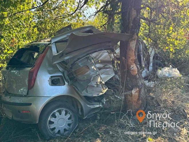 To αυτοκίνητο στο οποίο επέβαινε το 9χρονο κοριτσάκι με την αδελφή του και τη μητέρα του στην Πιερία - odigos-pierias.gr