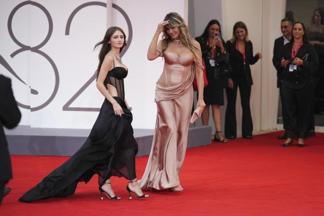 H Leni Klum με τη μητέρα της, Heidi Klum (Photo by Alessandra Tarantino/Invision/AP)
