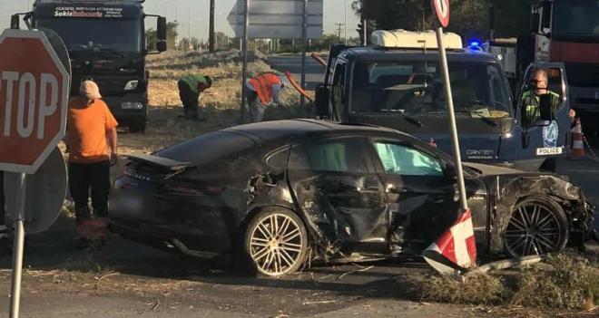 Η Porsche της 45χρονης που προκάλεσε το τροχαίο στη Θέρμη