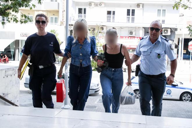 H 45χρονη φτάνοντας στα δικαστήρια για να απολογηθεί - Eurokinissi