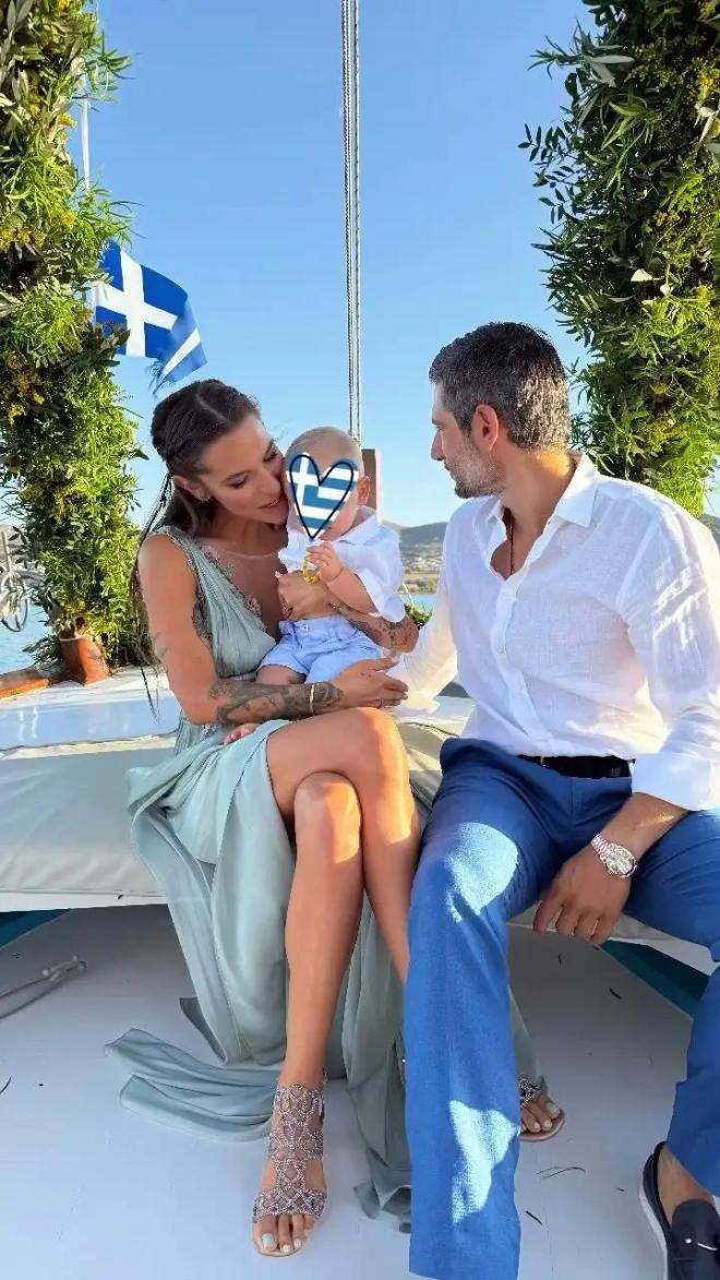 Εριέττα Κούρκουλου Λάτση: Φωτογραφίες από τη βάπτιση του γιου της Λέοντα