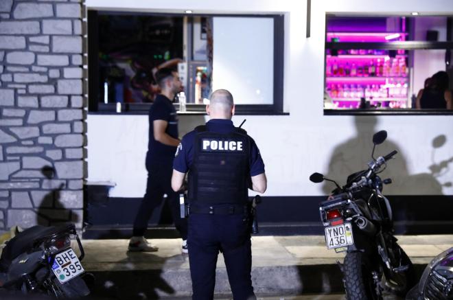 Πατήσια: Μητέρα γέννησε πρόωρα στο σπίτι και πέθανε μαζί με το μωρό της