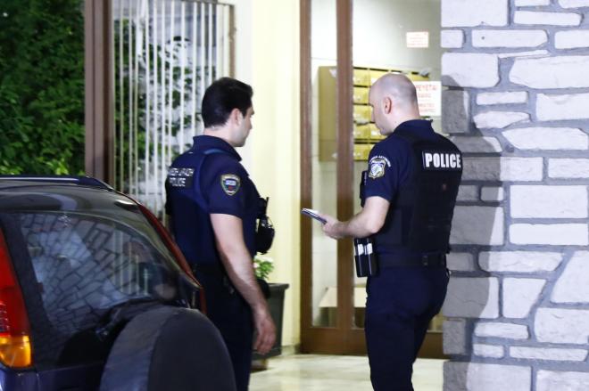 Ο σύζυγος της γυναίκας απουσίαζε από το σπίτι, καθώς εργαζόταν - Intimenews