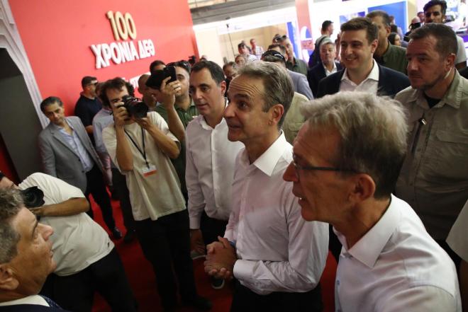 Κυριάκος Μητσοτάκης στα περίπτερα της ΔΕΘ
