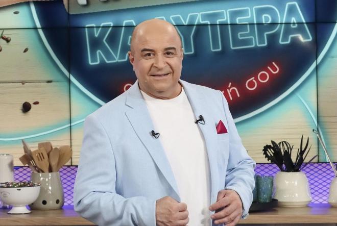 Ο Μάρκος Σεφερλής πρωταγωνιστεί στα θεατρικά και τηλεοπτικά πράγματα για πάνω από τρεις δεκαετίες