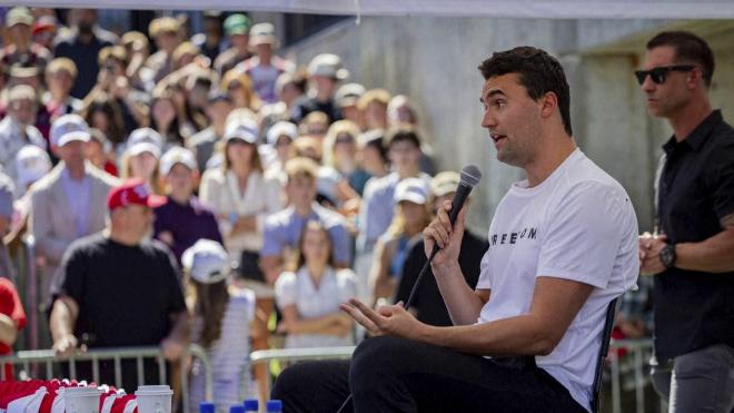 Ο Τσάρλι Κερκ μιλά στο Πανεπιστήμιο