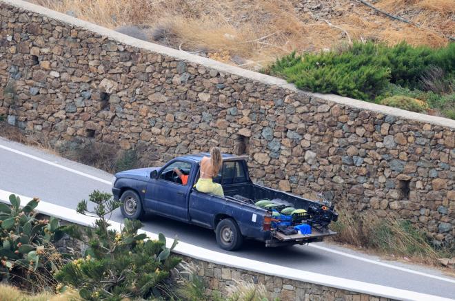 Η Κλέλια Ανδριολάτου στη Μύκονο για τα γυρίσματα της ταινίας "Mykonos"/ NDP Νίκος Ζότος