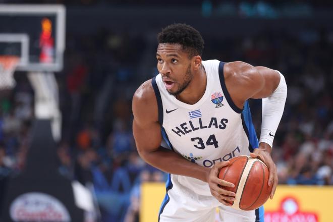 Eurobasket 2025: Σε εξέλιξη ο μεγάλος ημιτελικός Ελλάδας - Τουρκίας