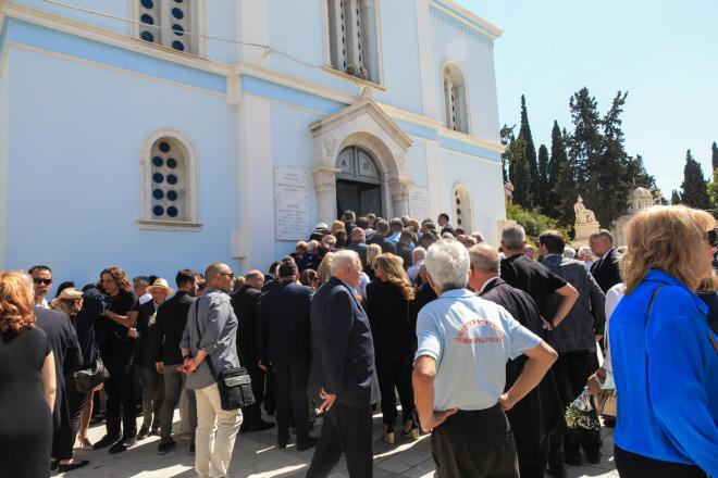 Λένα Σαμαρά: Σε κλίμα οδύνης το 40ήμερο μνημόσυνο