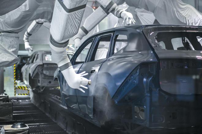 BMW iX3: Ξεκινά η μαζική παραγωγή