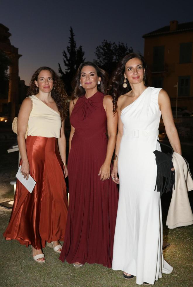 Όλγα Κεφαλογιάννη: Στο Ηρώδειο με τις αδερφές της, Δανάη και Χριστίνα