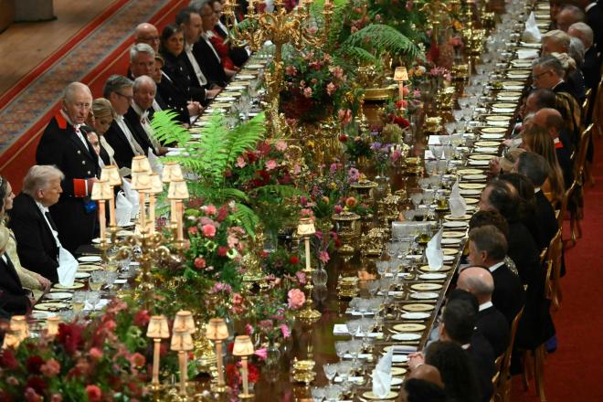 Λαμπερό δείπνο στο Ουίνδσορ: Ο Τραμπ, η απαστράπτουσα Μελάνια & το μενού