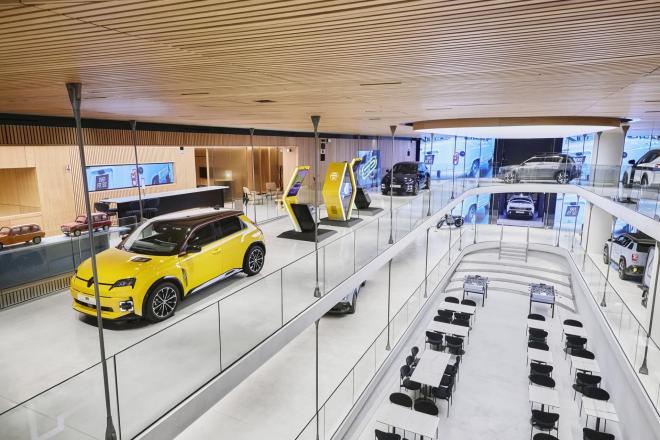 Το ‘Le défilé renault the carwalk’ ανακαλύπτει ξανά τα Ηλύσια Πεδία