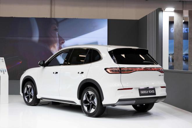 Πρωταγωνιστεί το νέο, αμιγώς ηλεκτρικό SUV Geely EX5.