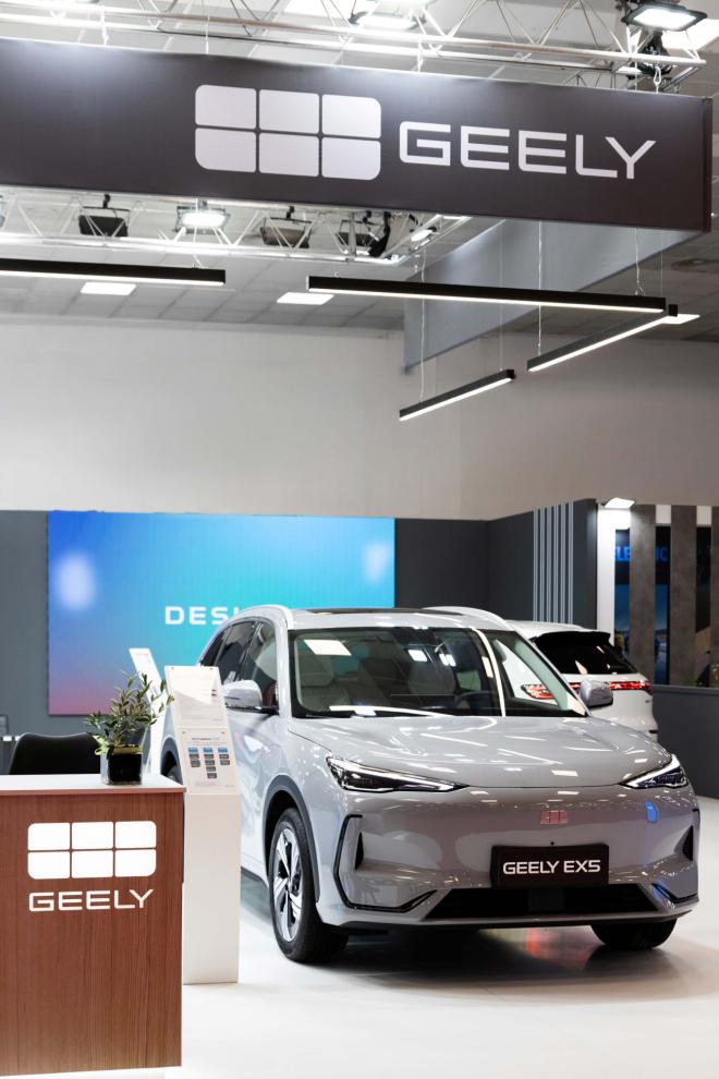 Πρωταγωνιστεί το νέο, αμιγώς ηλεκτρικό SUV Geely EX5.